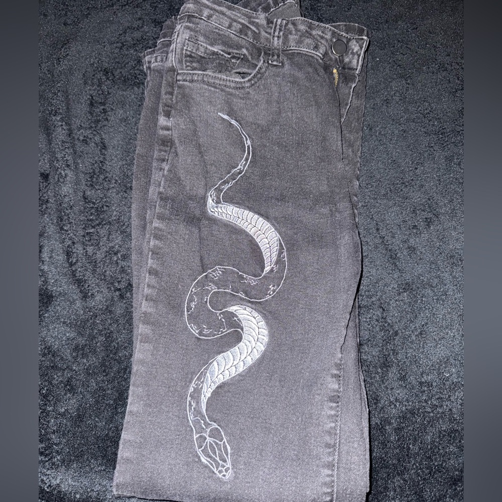 ROMWE Gray Skinny Jeans with Snake Embroidery